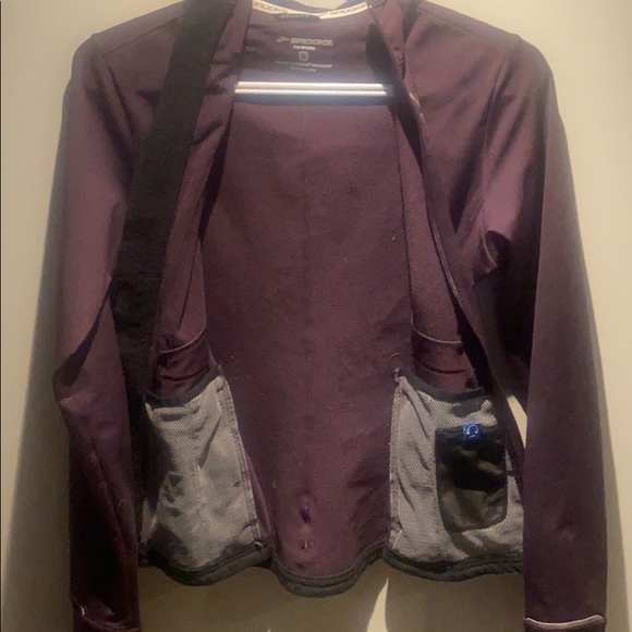 Brooks Running Full Zip Jacket - Picture 5 of 5